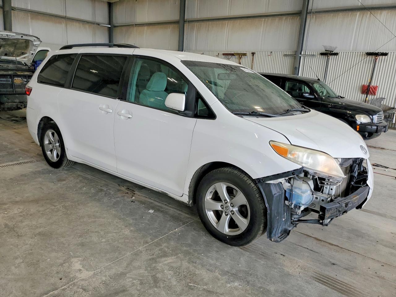 Toyota Sienna Le