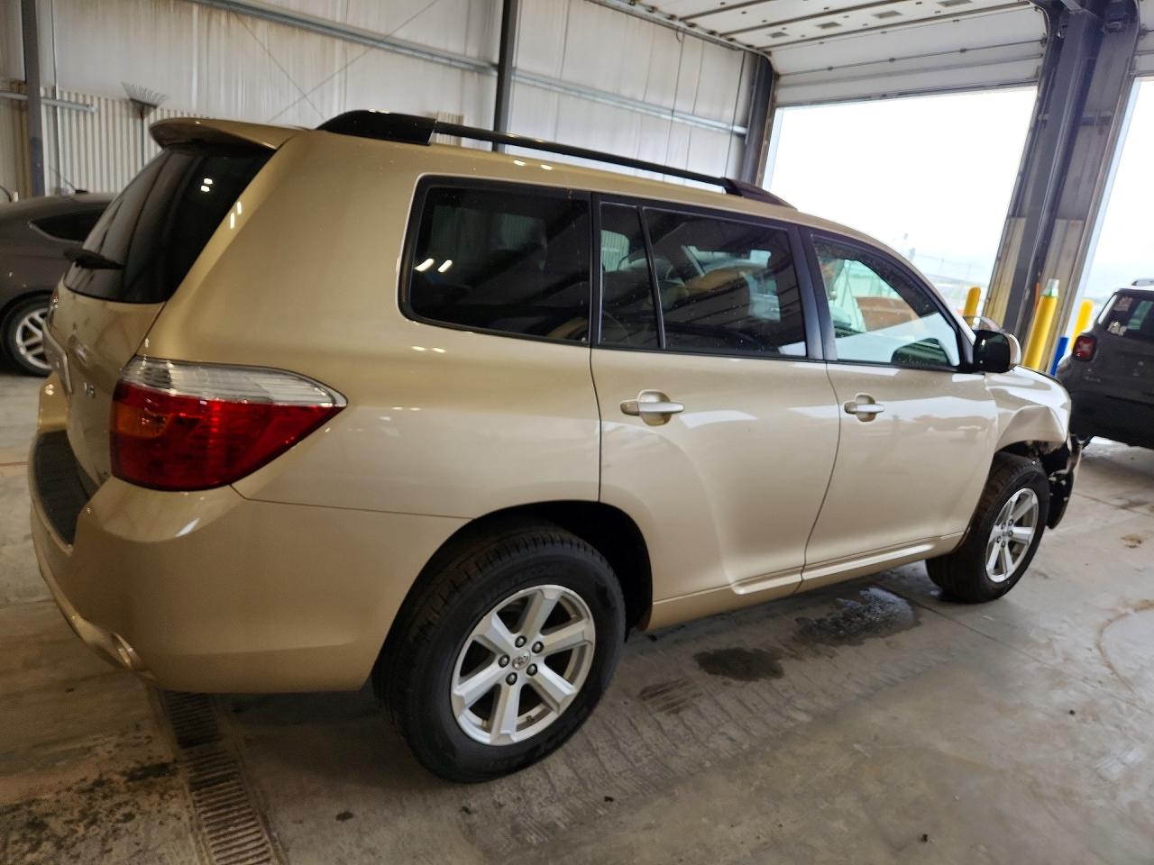 Toyota Highlander Base