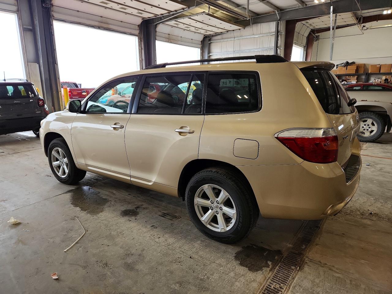 Toyota Highlander Base