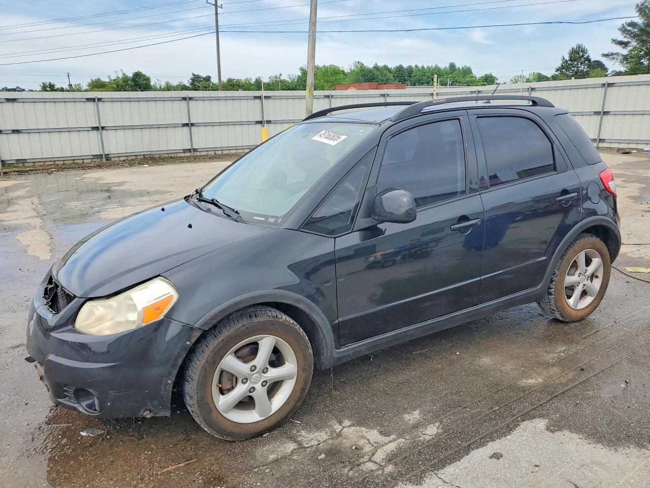 Salvage Suzuki SX4 Image