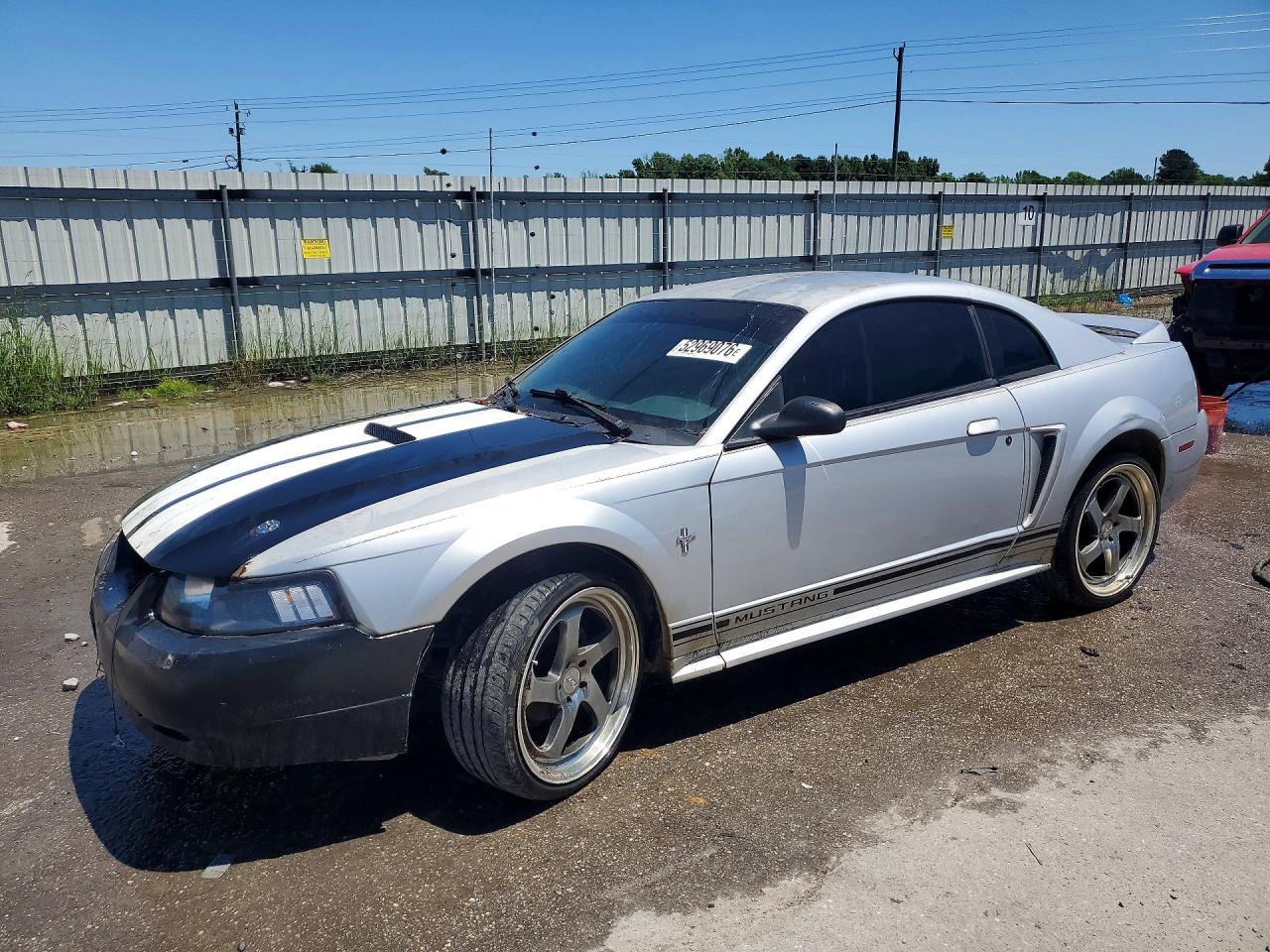 Salvage Ford Mustang Image