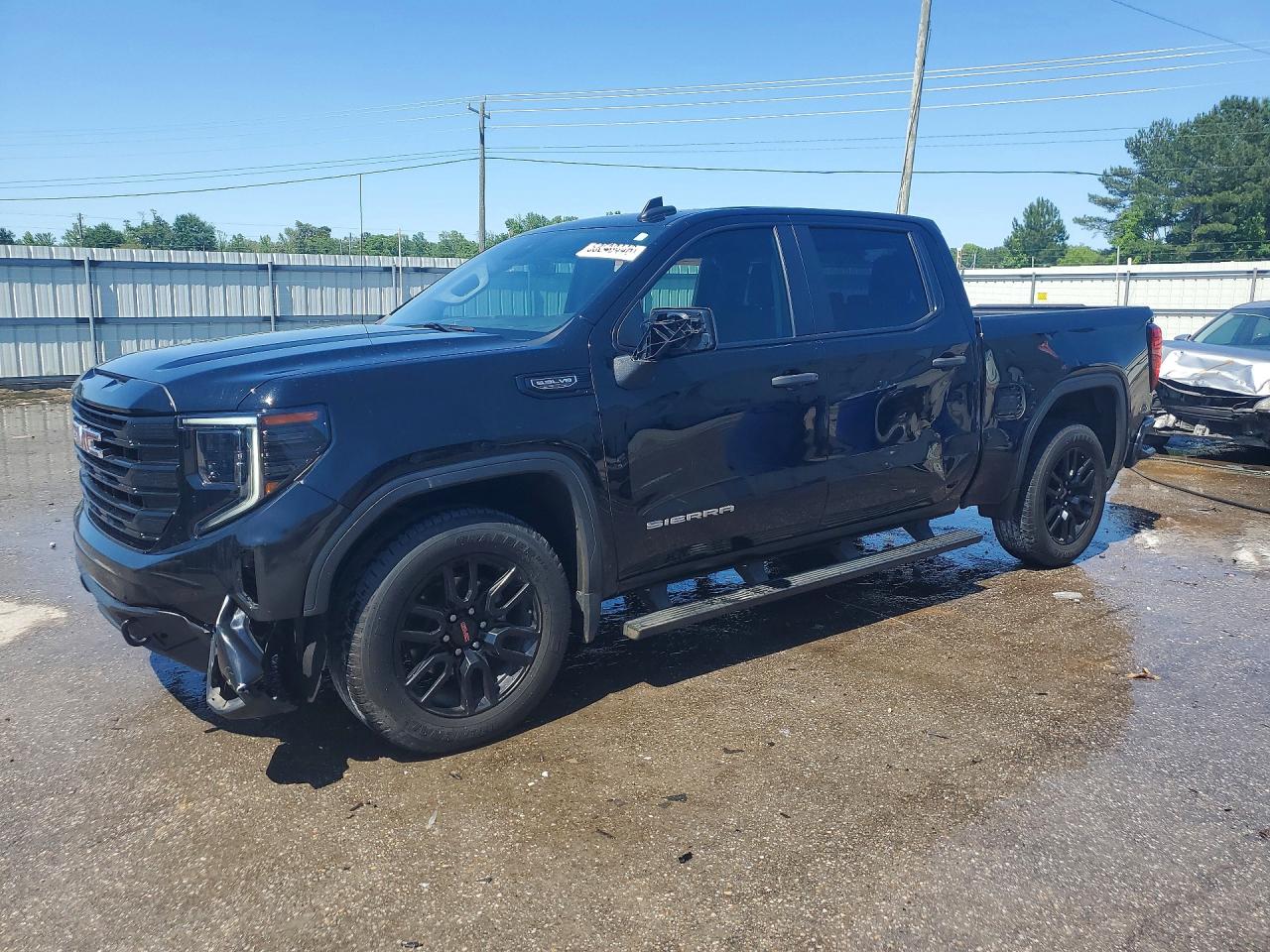 Salvage GMC Sierra Image