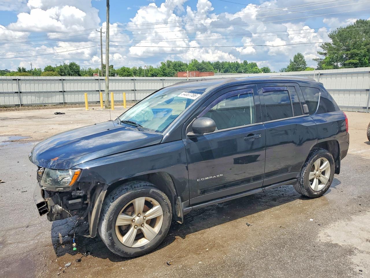 Salvage Jeep Compass Image