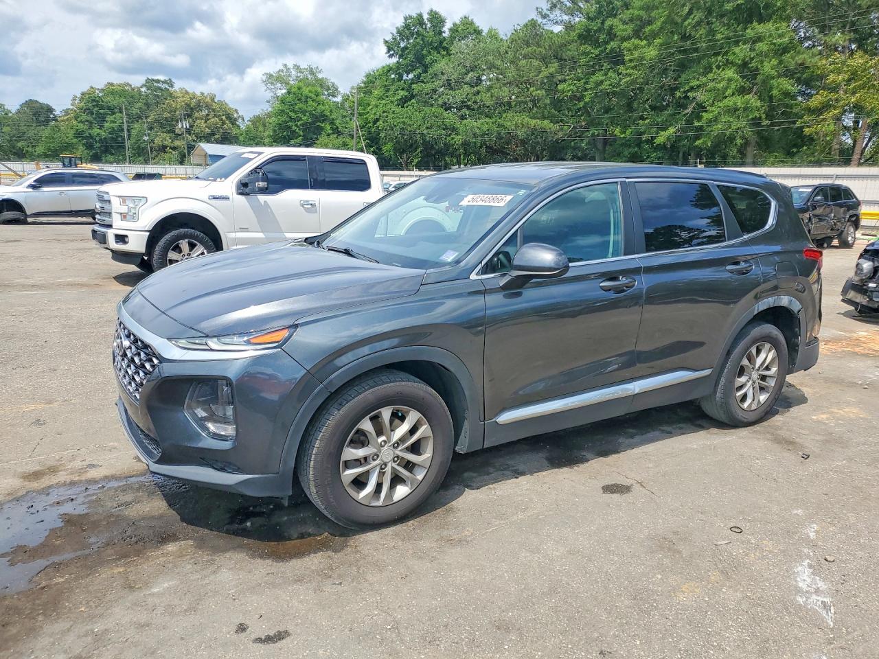 Salvage Hyundai SANTA FE Image