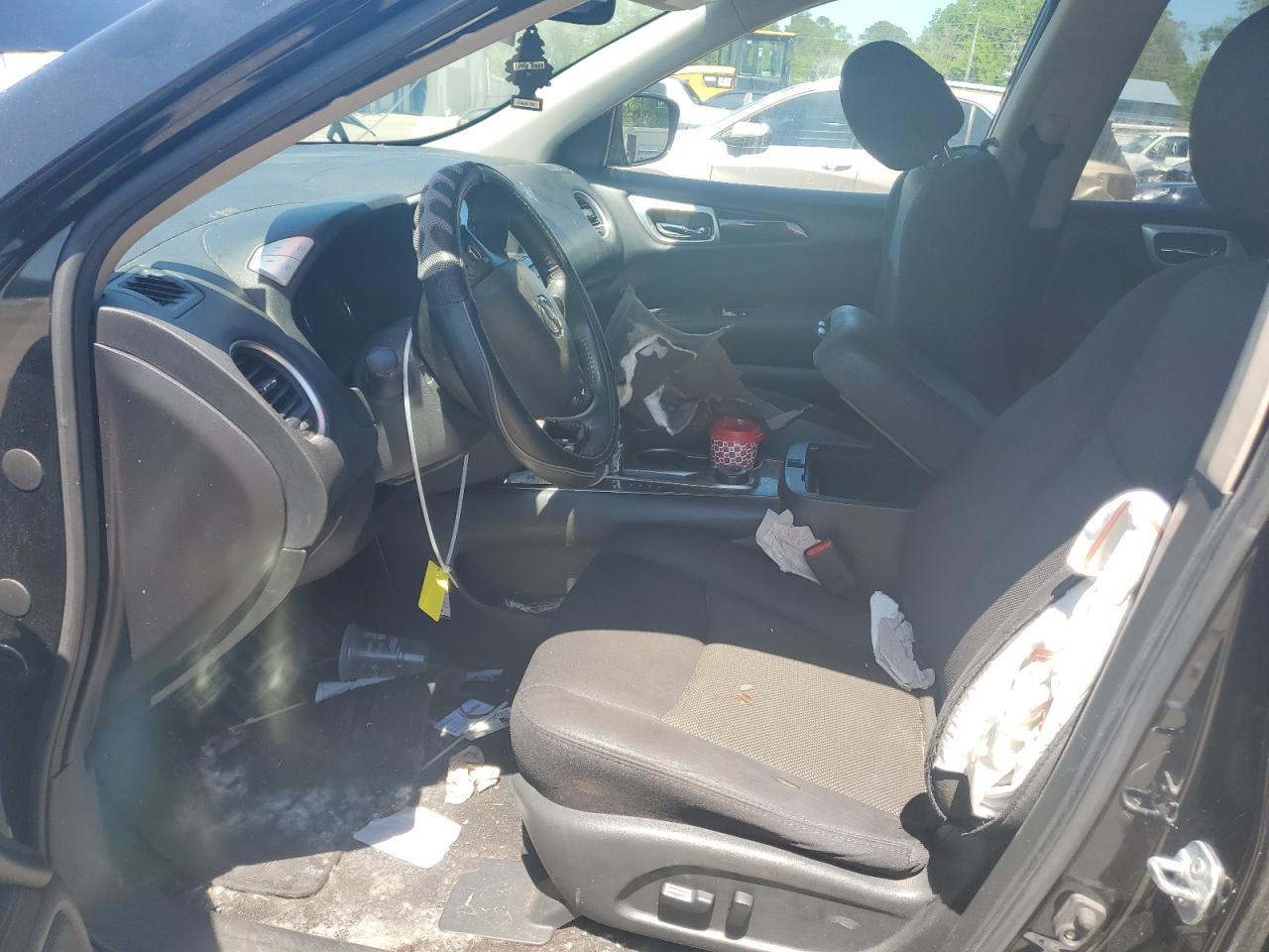 Nissan Pathfinder S