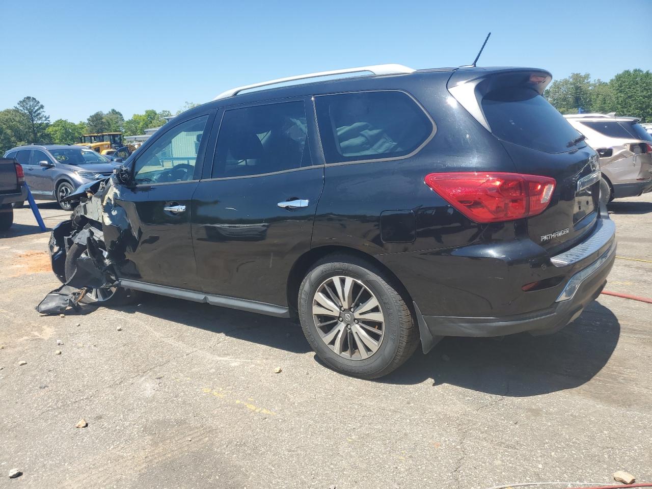 Nissan Pathfinder S