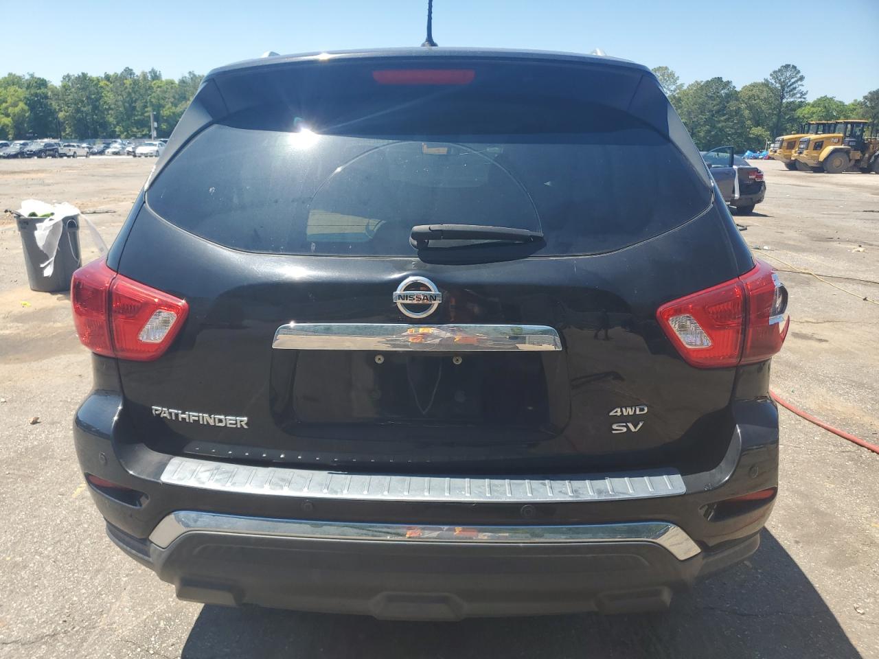 Nissan Pathfinder S