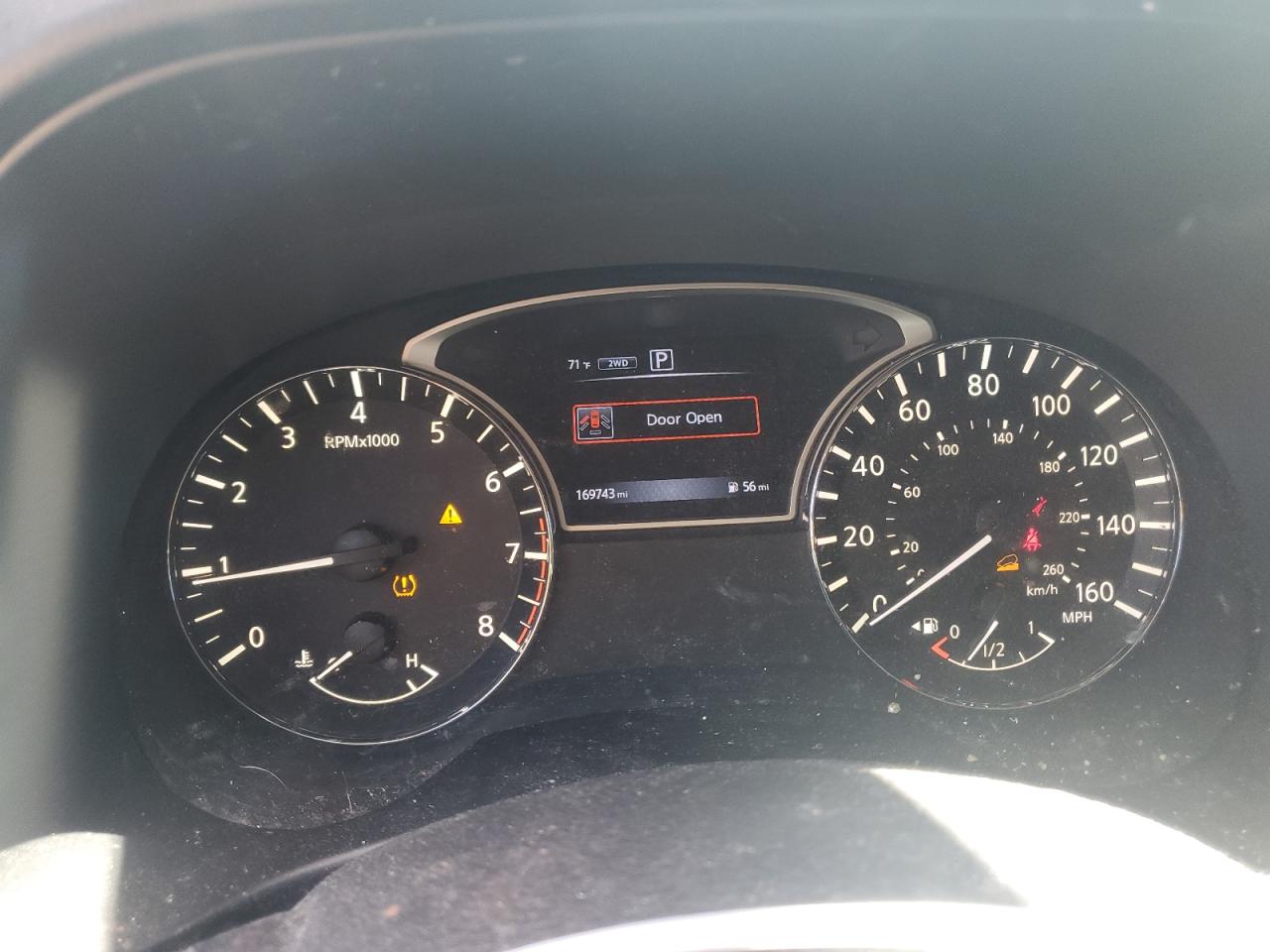 Nissan Pathfinder S