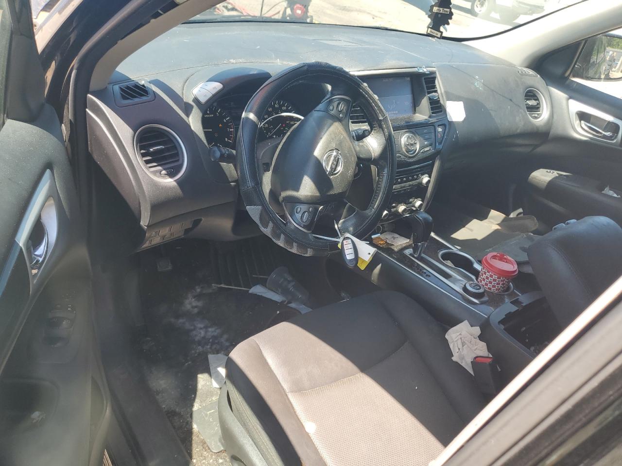 Nissan Pathfinder S
