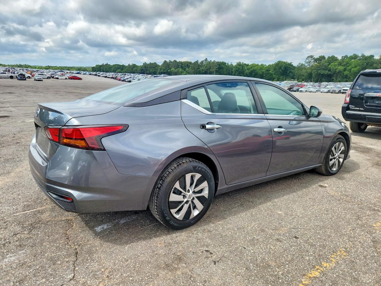 Nissan Altima S