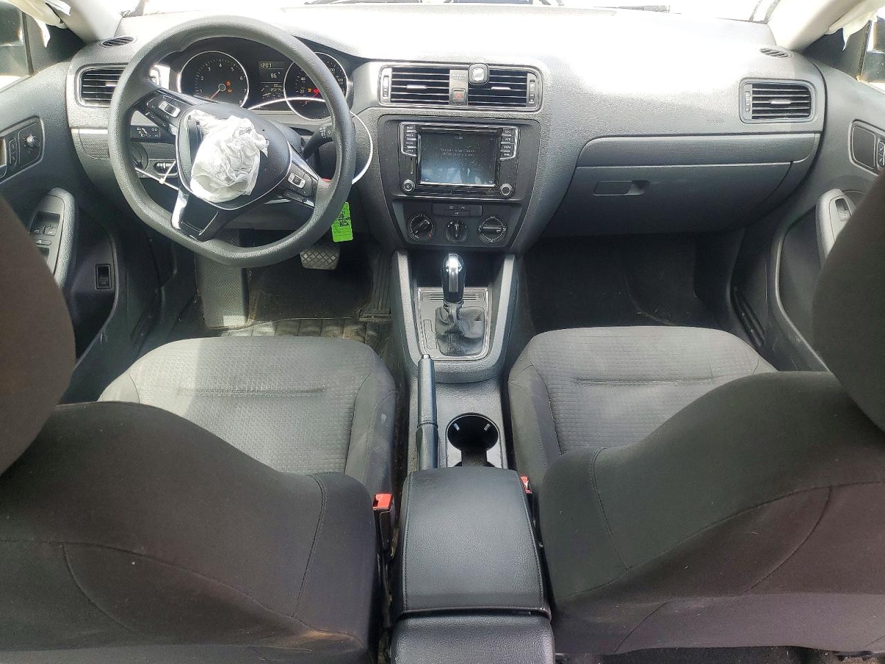 Volkswagen Jetta S