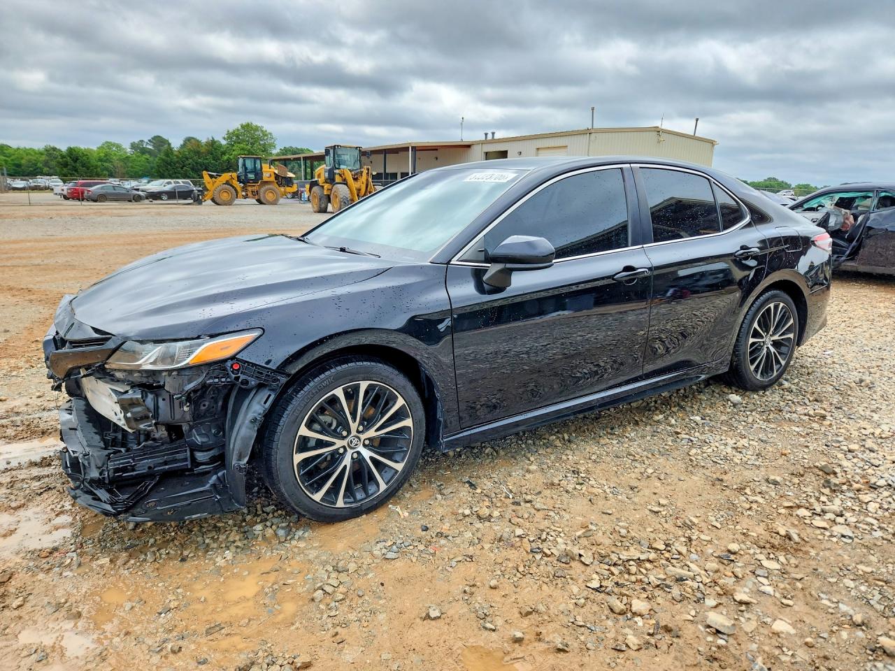Salvage Toyota Camry Image