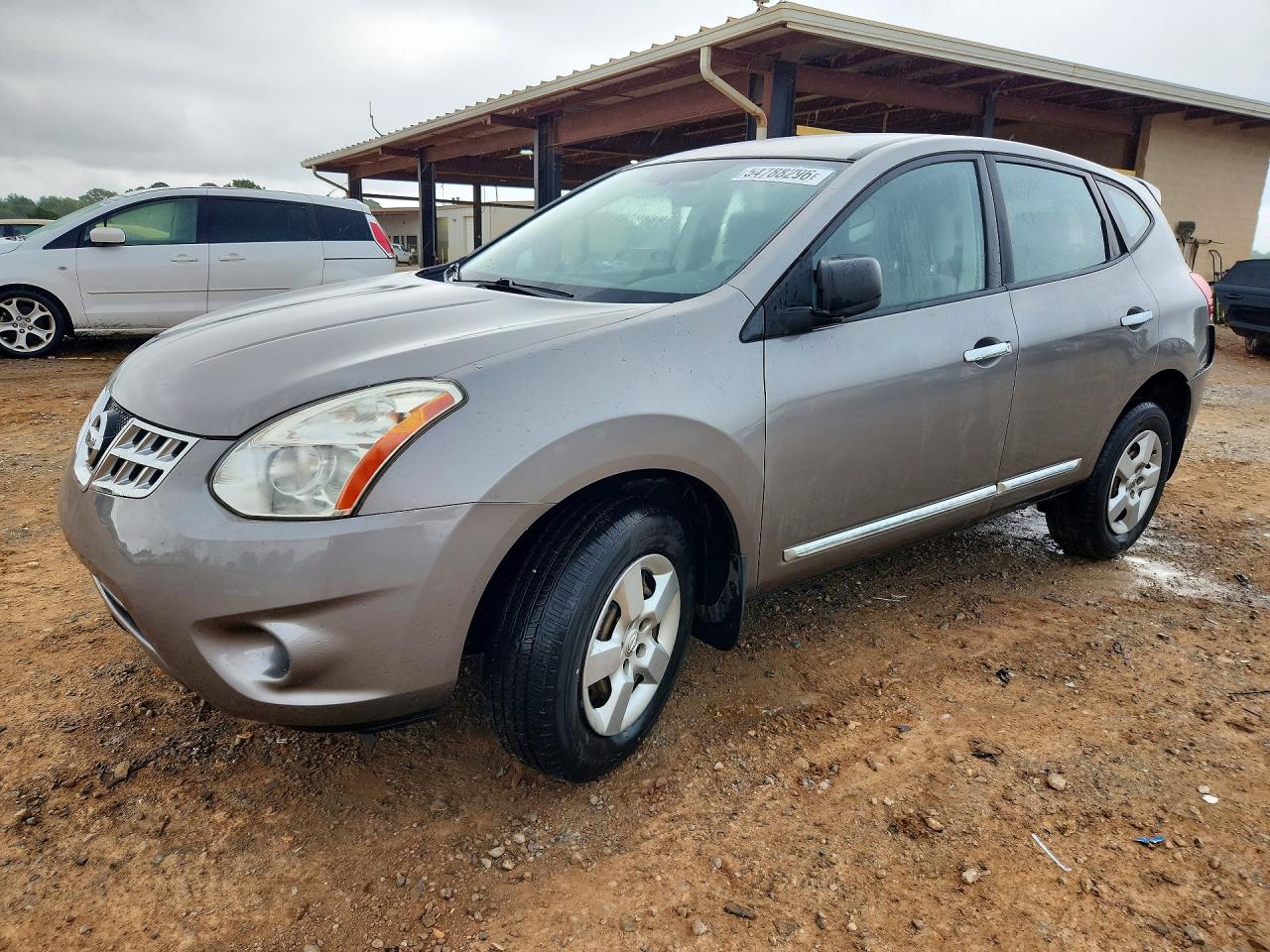Salvage Nissan Rogue Image
