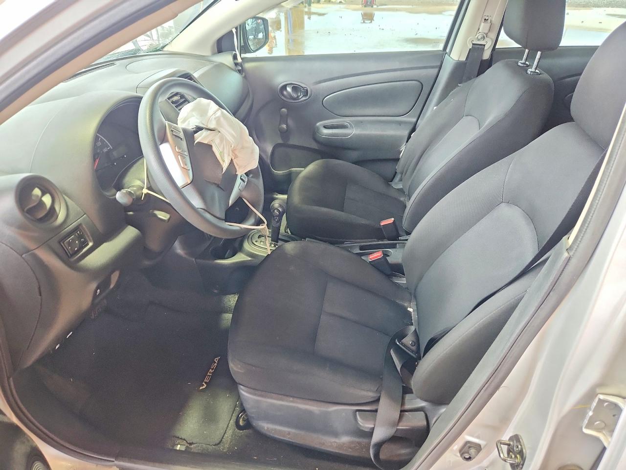 Nissan Versa S Plus