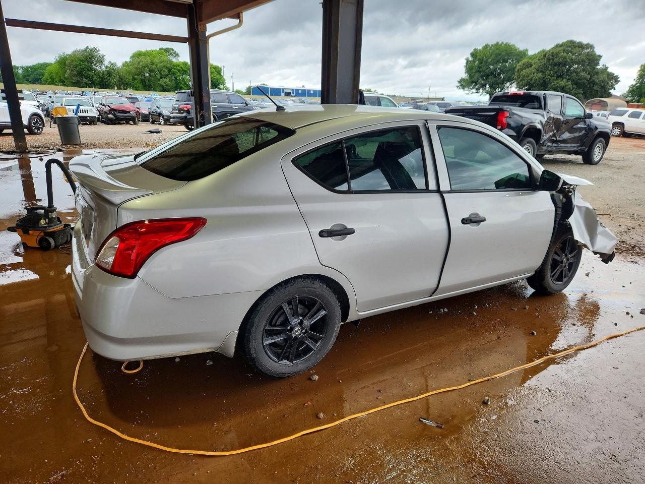 Nissan Versa S Plus