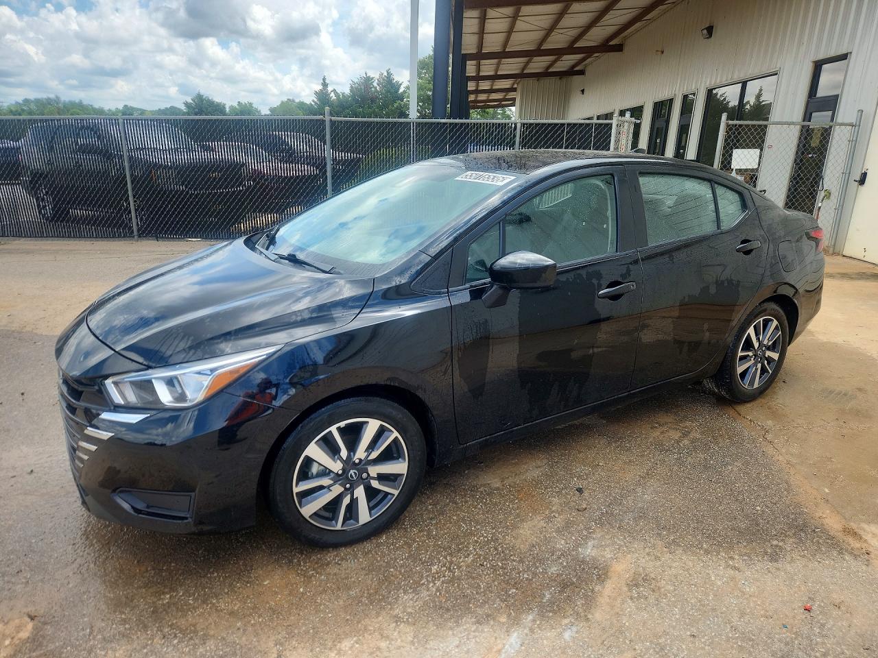 Salvage Nissan Versa Image