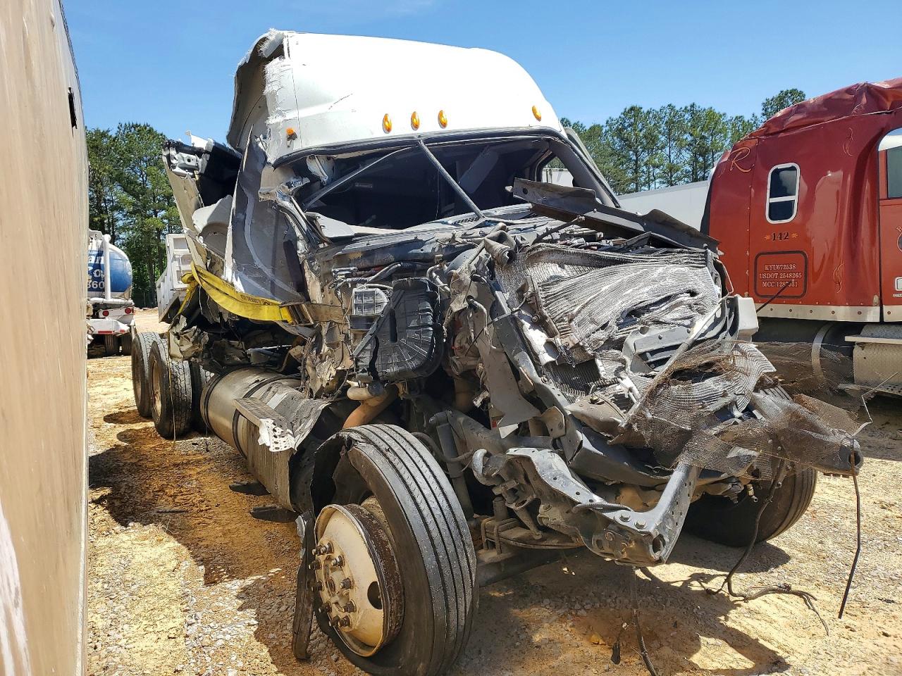Salvage Freightliner Cascadia 125 Image