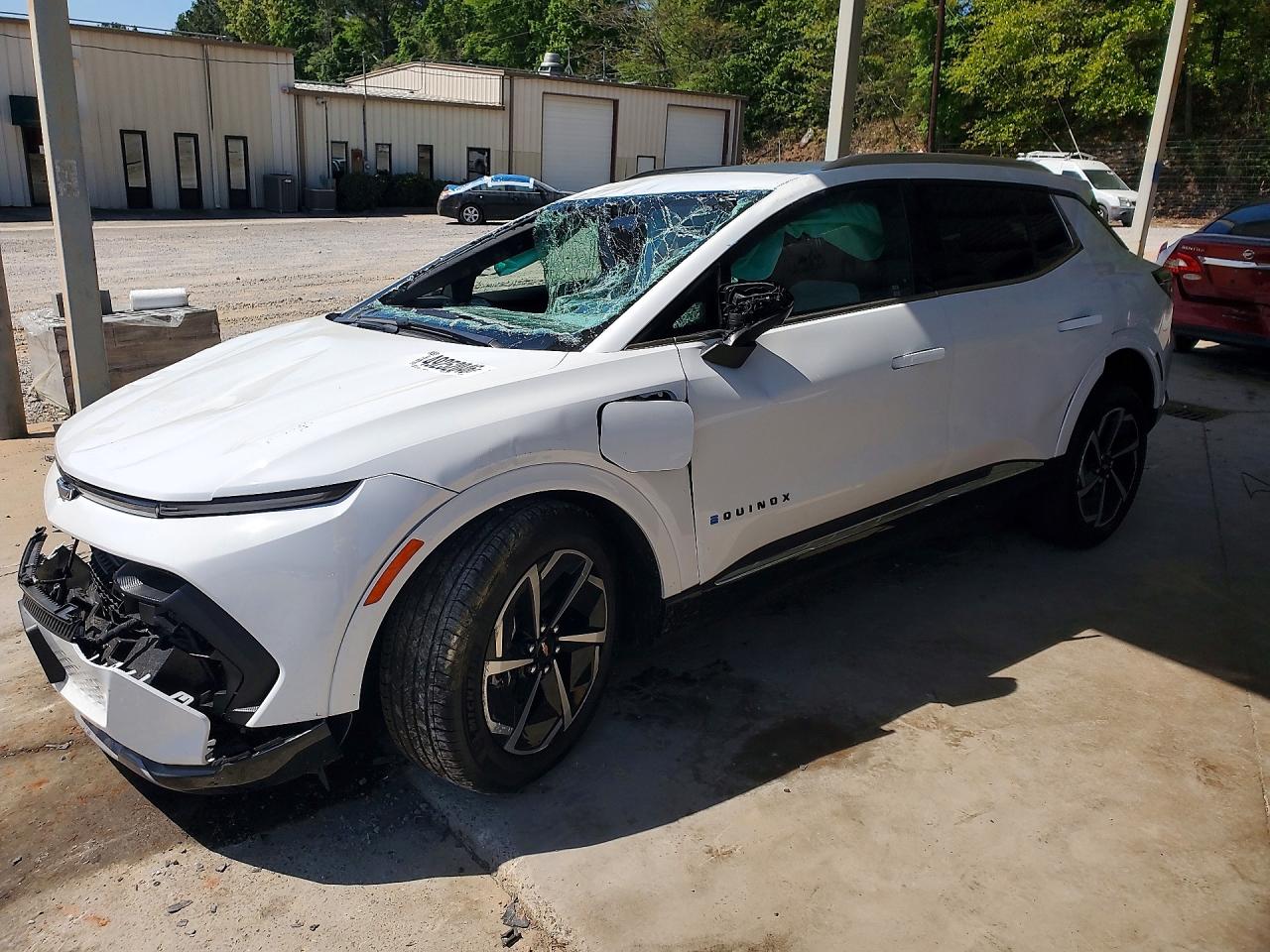 Salvage Chevrolet Equinox Image