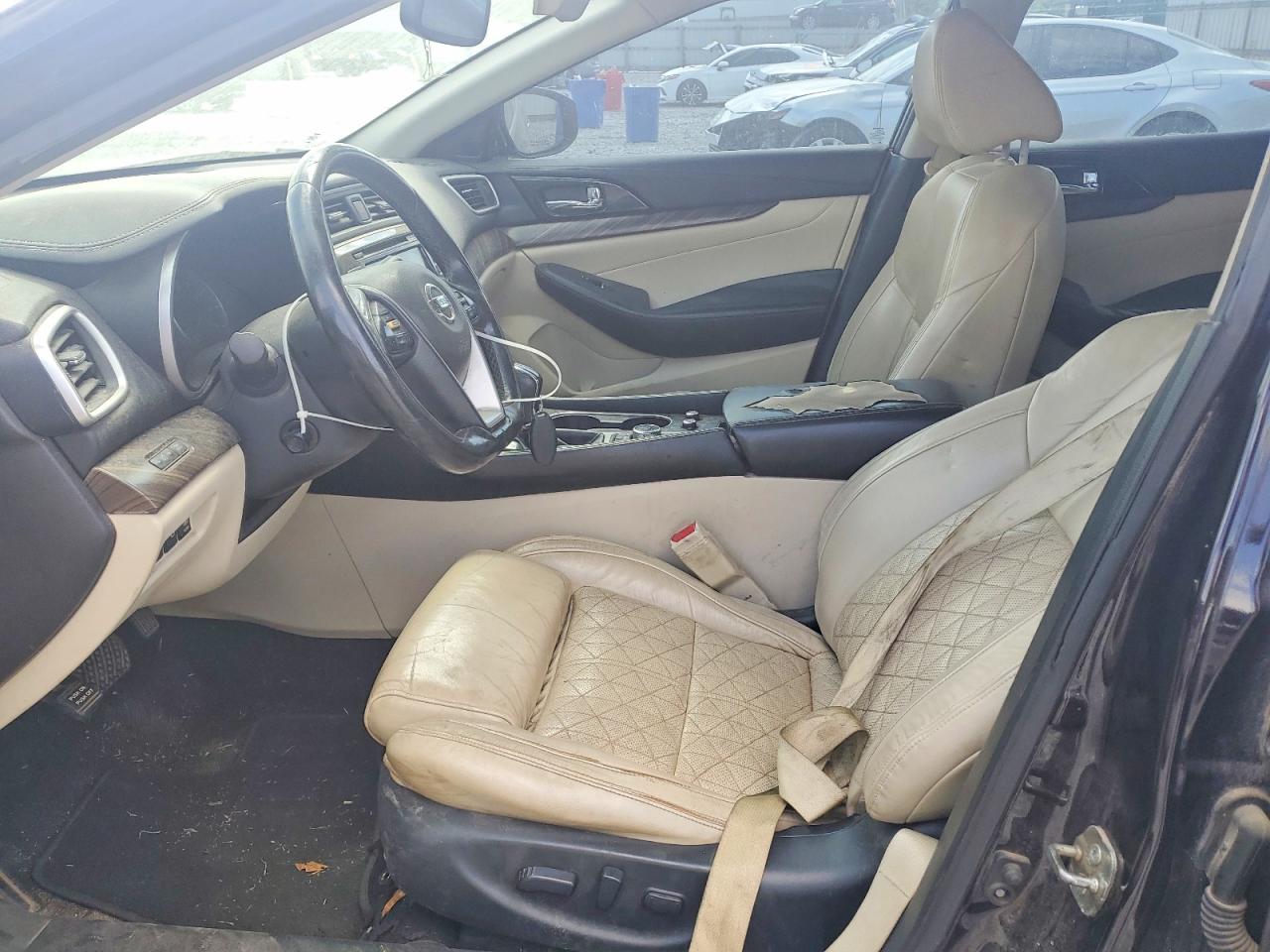 Nissan Maxima