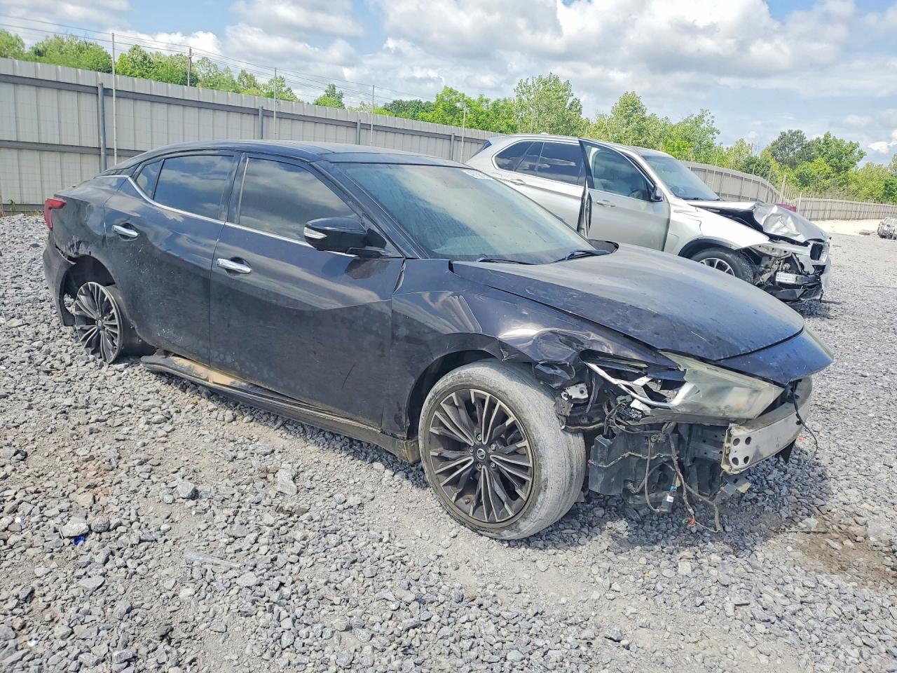 Nissan Maxima