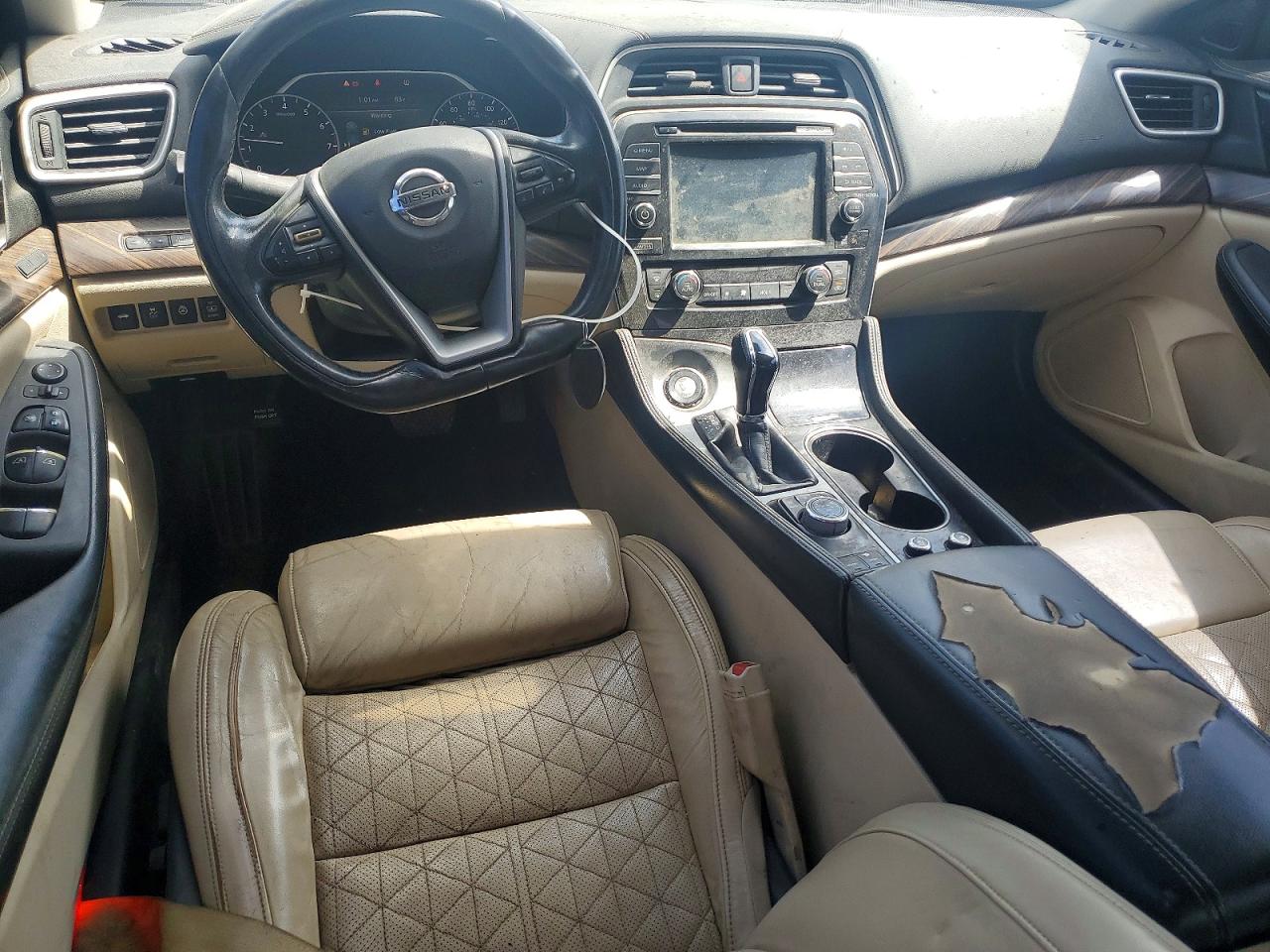 Nissan Maxima