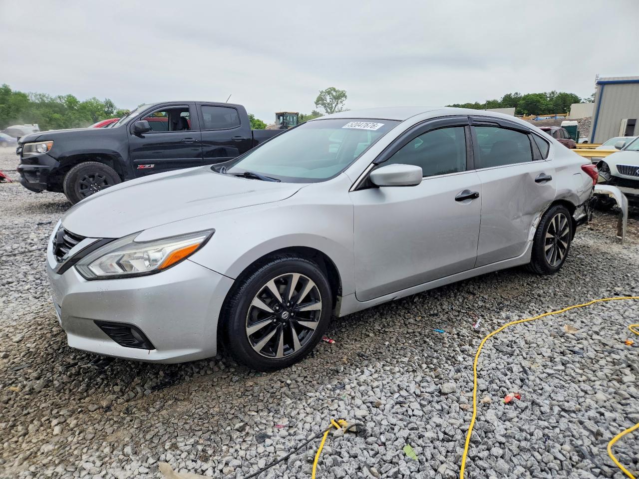 Salvage Nissan Altima Image