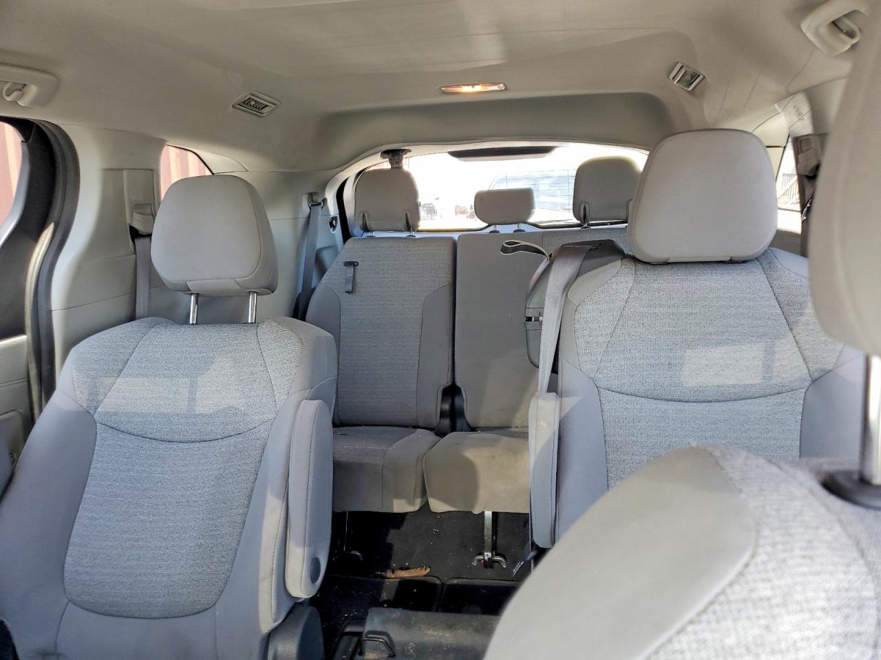 Toyota Sienna Le