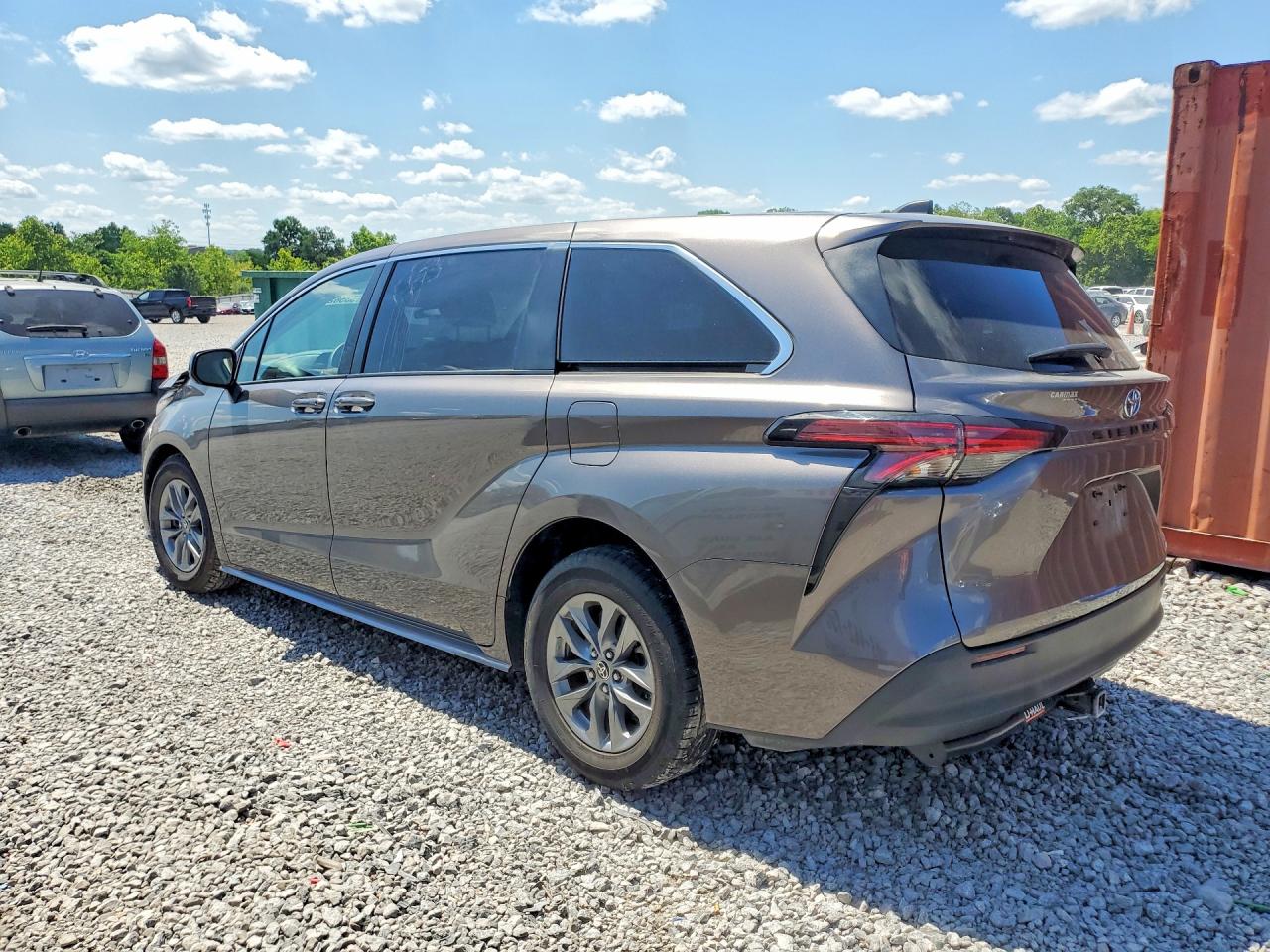 Toyota Sienna Le