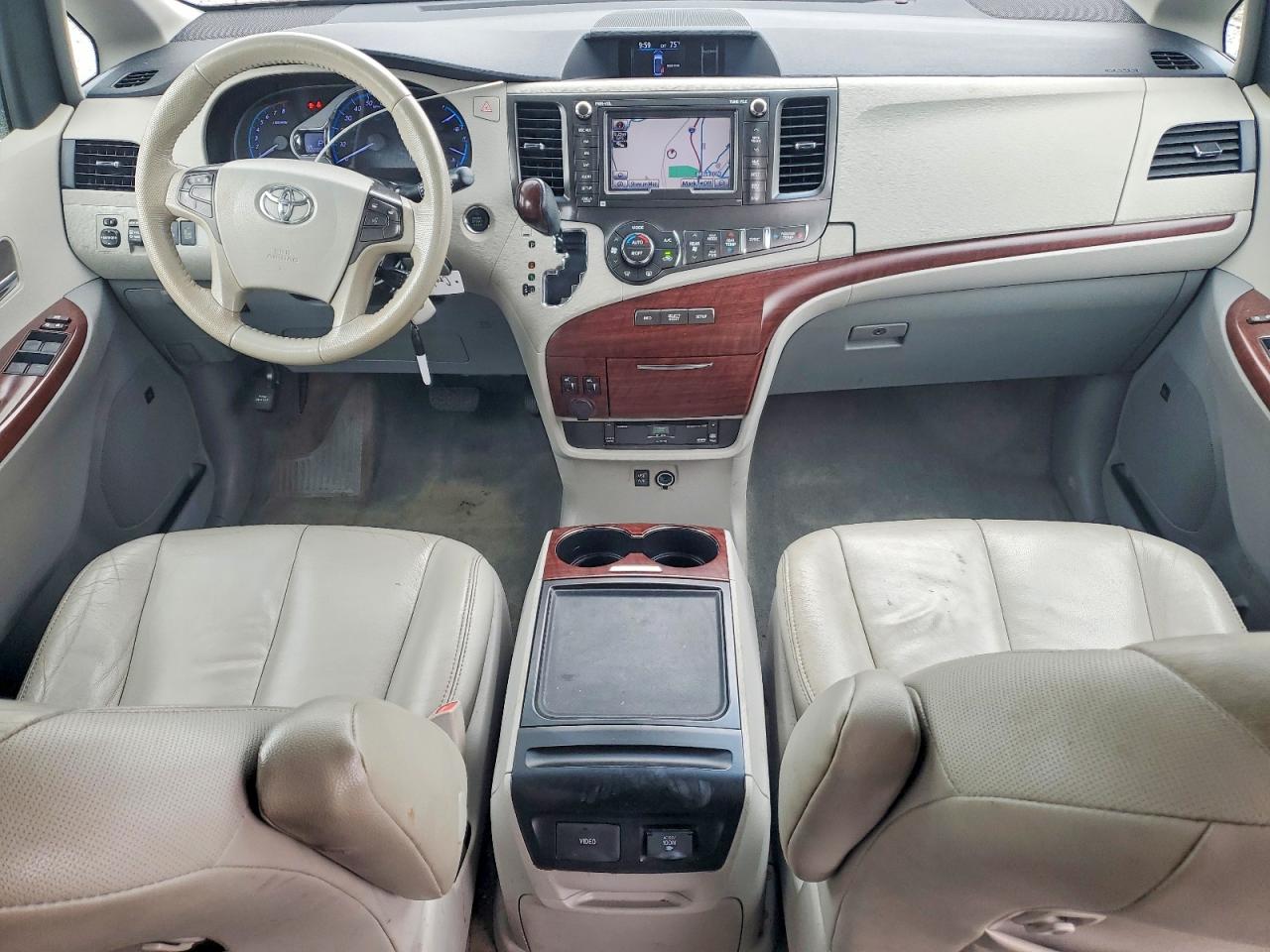 Toyota Sienna Xle 8-passenger