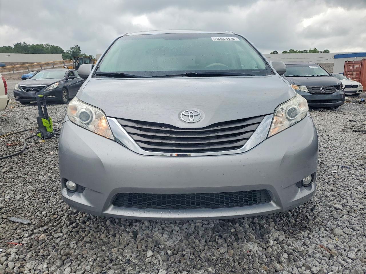 Toyota Sienna Xle 8-passenger
