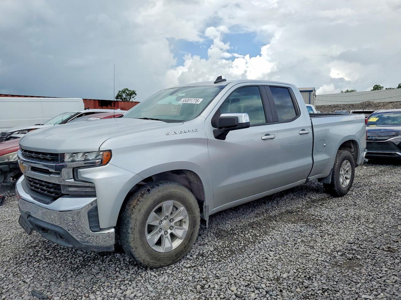 Salvage Chevrolet Silverado Image