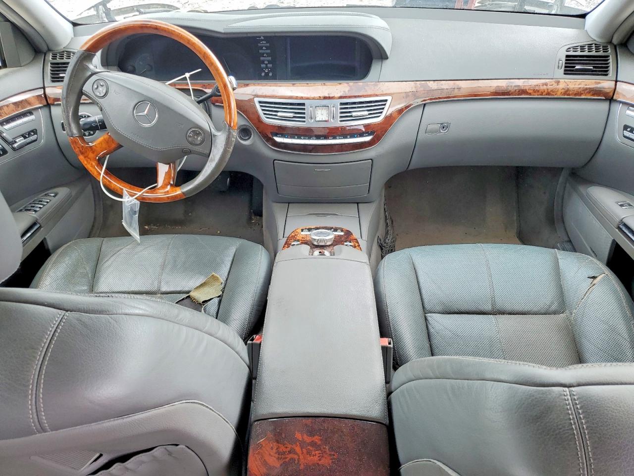 Mercedes-Benz S-Class 550