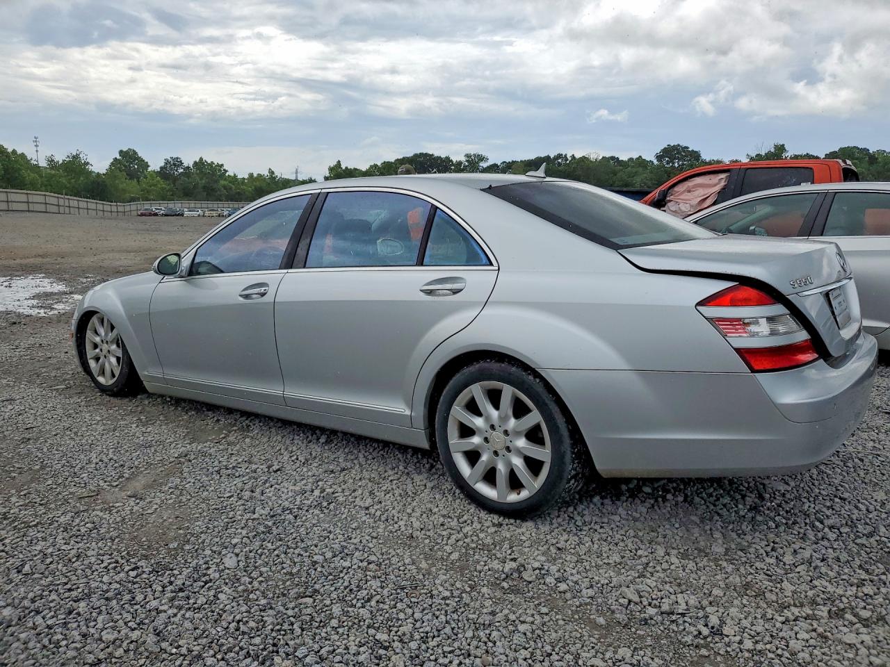 Mercedes-Benz S-Class 550