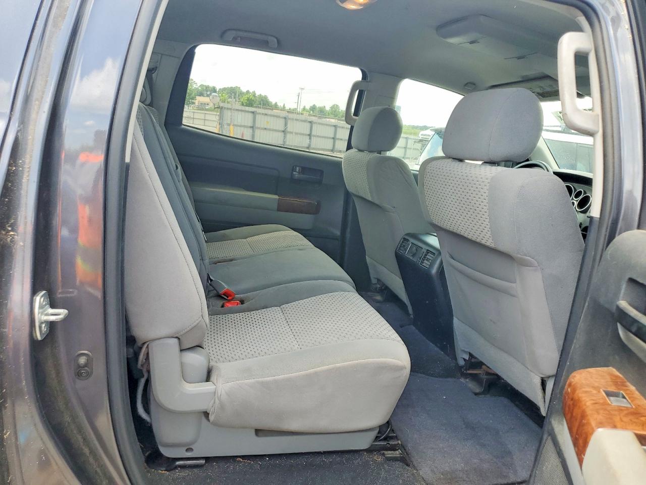 Toyota Tundra Crewmax Sr5