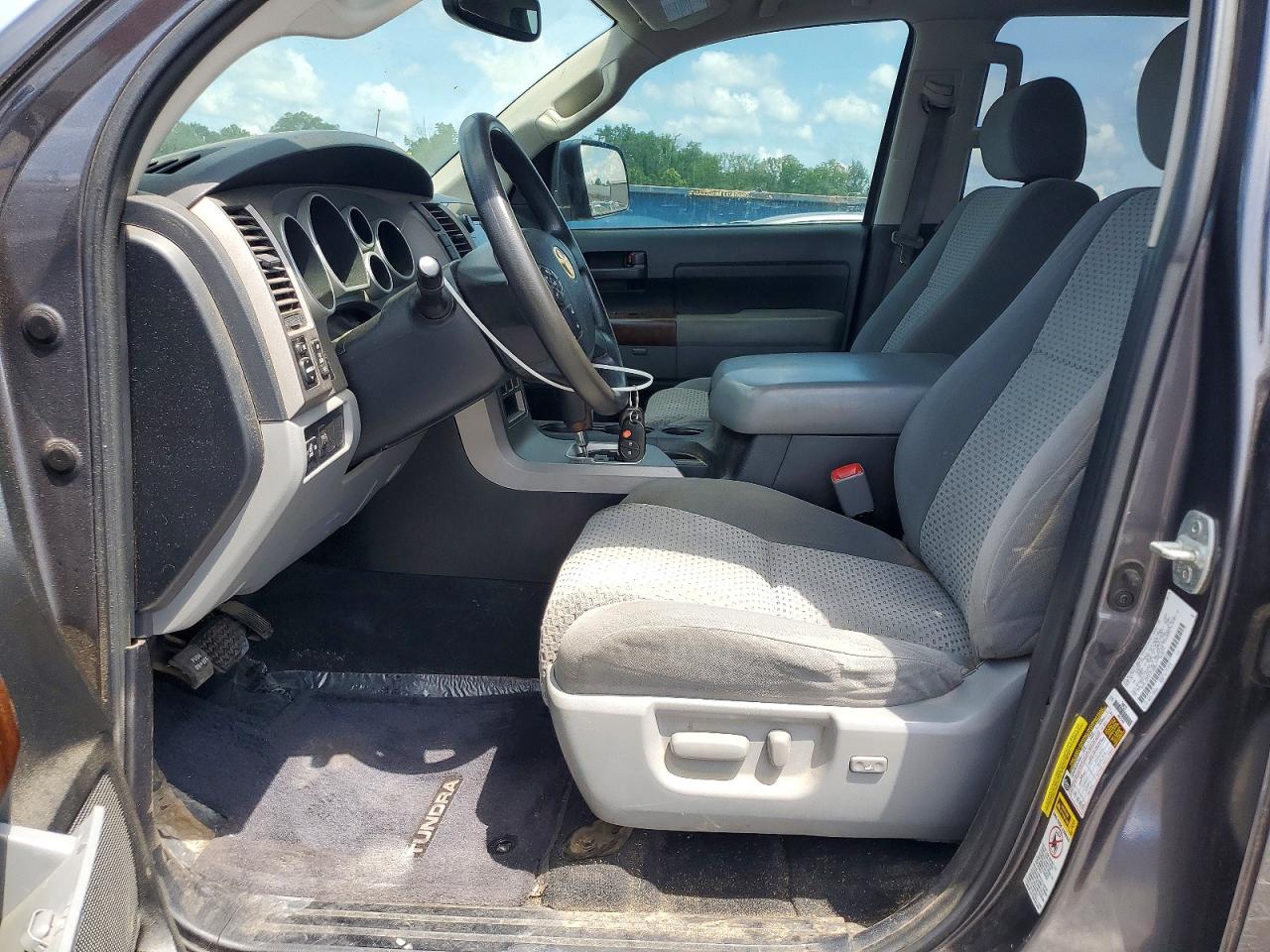 Toyota Tundra Crewmax Sr5