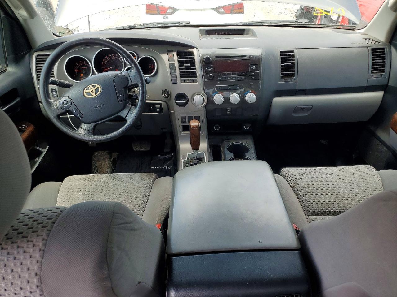Toyota Tundra Crewmax Sr5