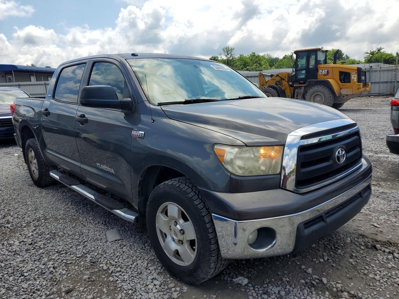 Toyota Tundra Crewmax Sr5