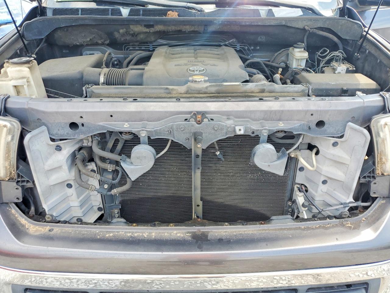 Toyota Tundra Crewmax Sr5