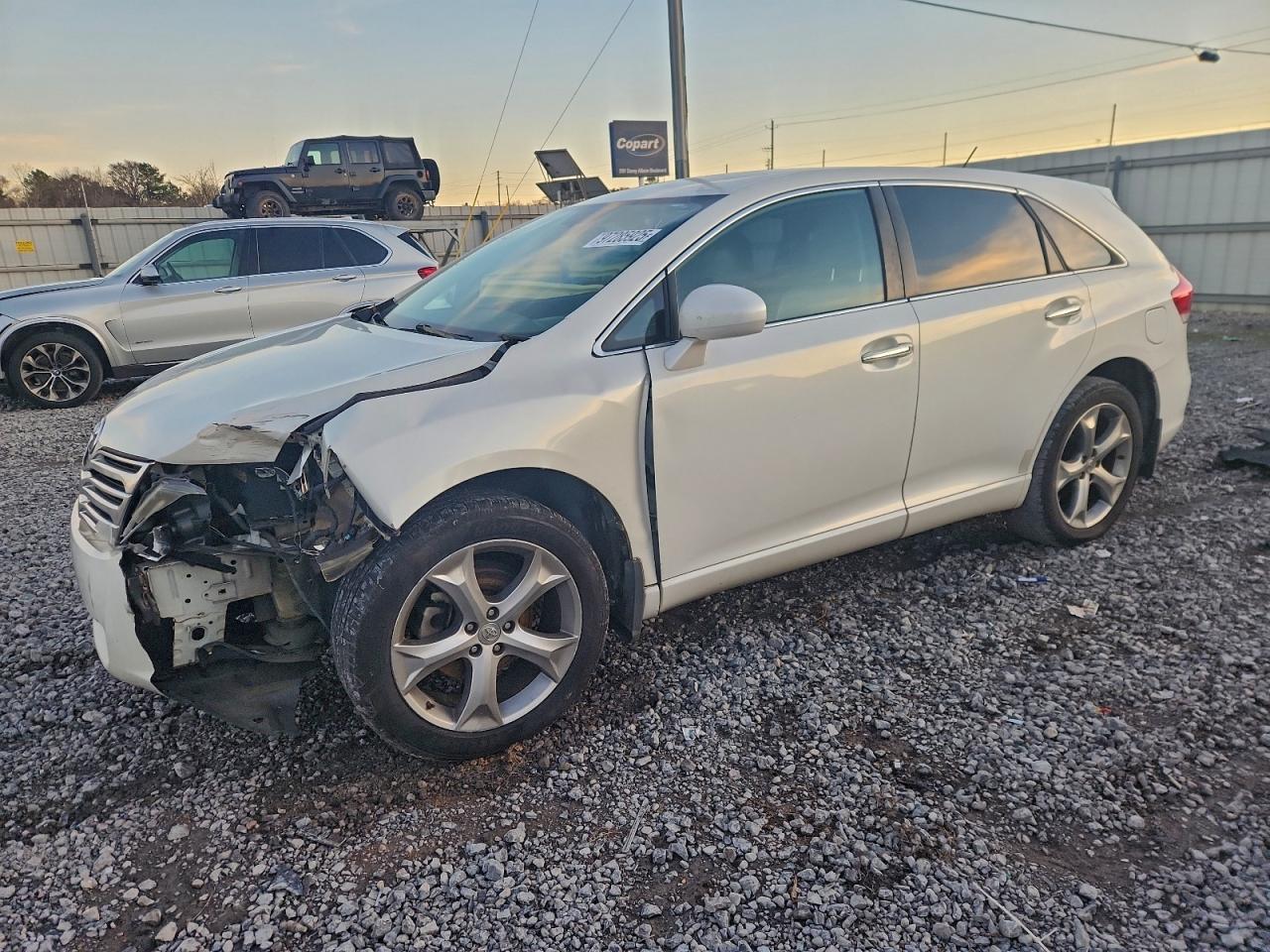 Salvage Toyota Venza Image