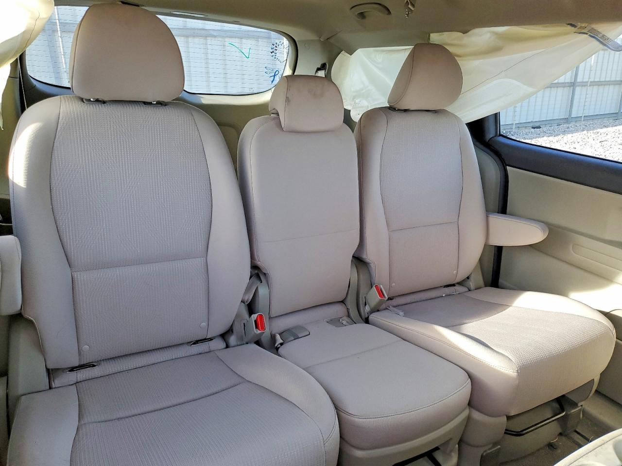 Kia Sedona Lx