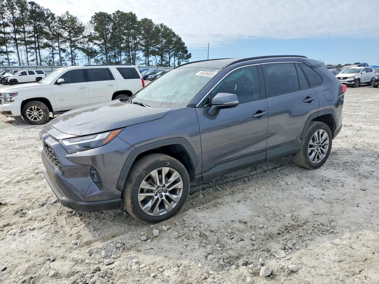 Salvage Toyota RAV4 Image