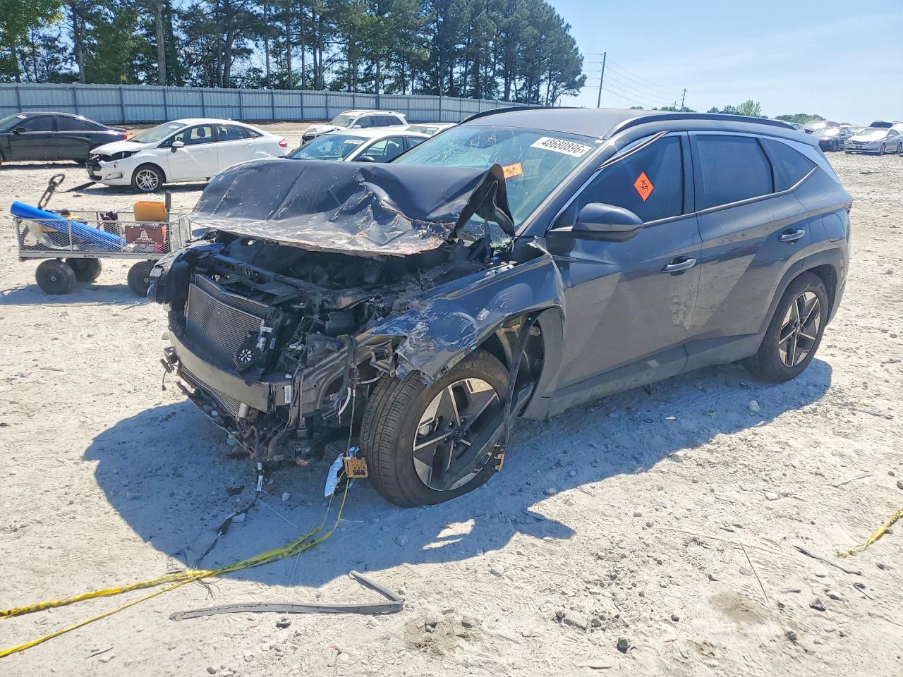 Salvage Hyundai TUCSON Image