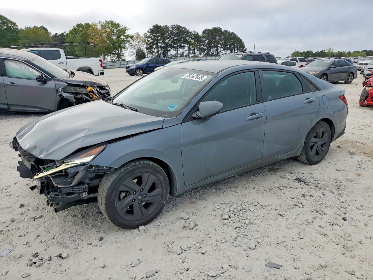 Salvage Hyundai ELANTRA Image