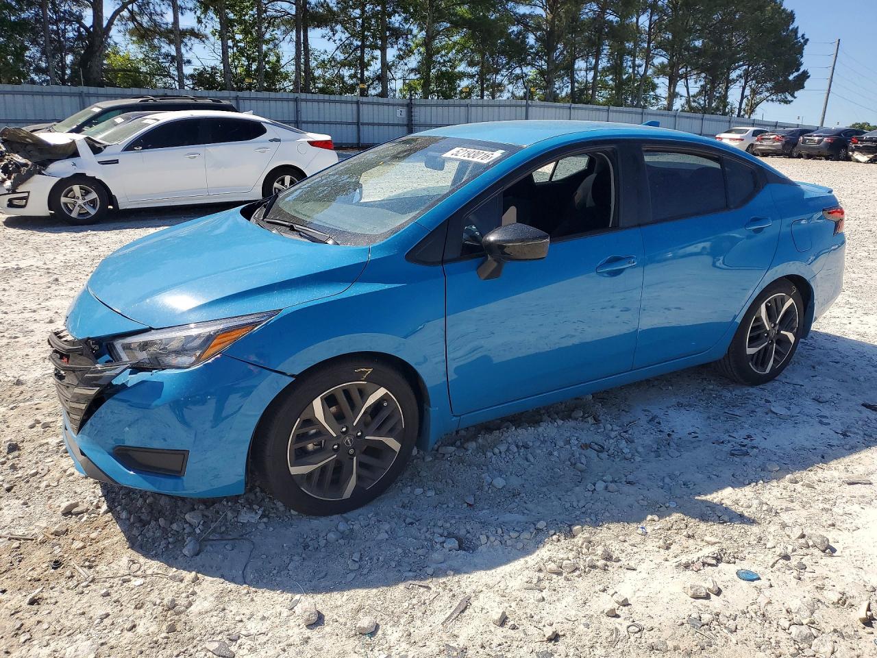 Salvage Nissan Versa Image