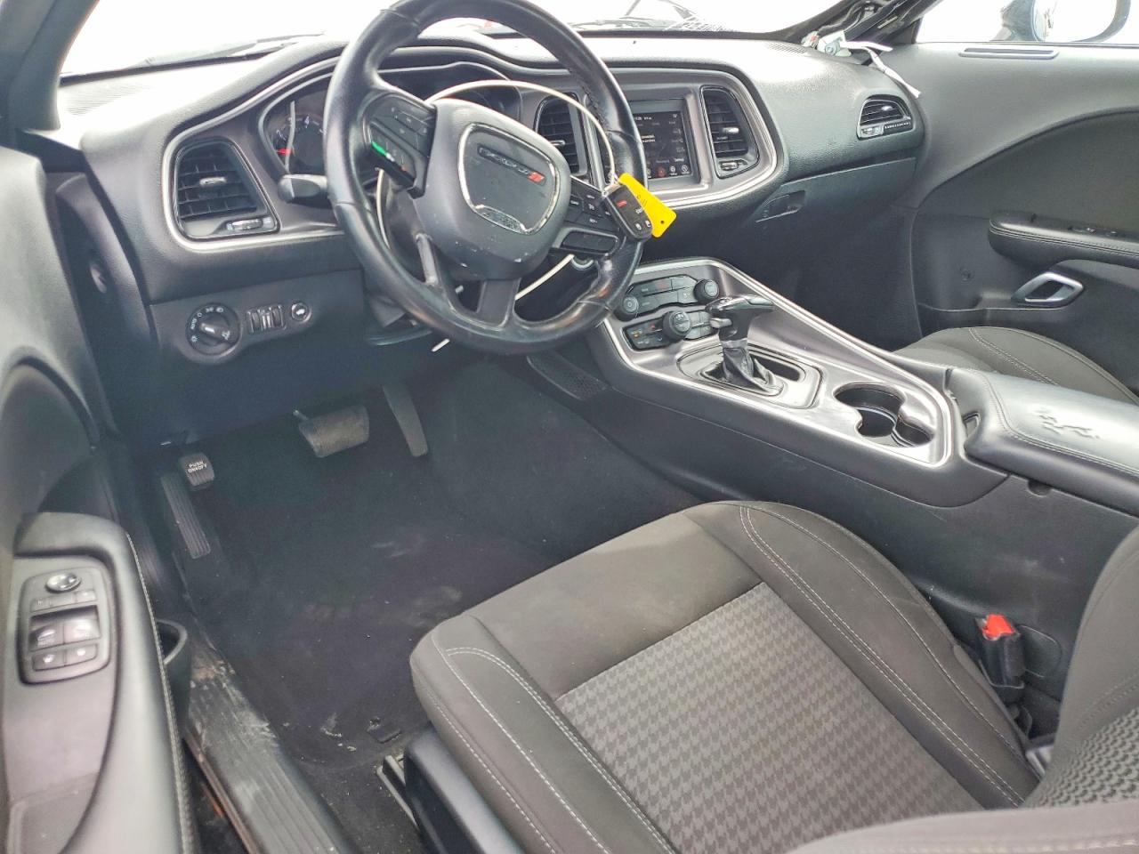 Dodge Challenger Sxt