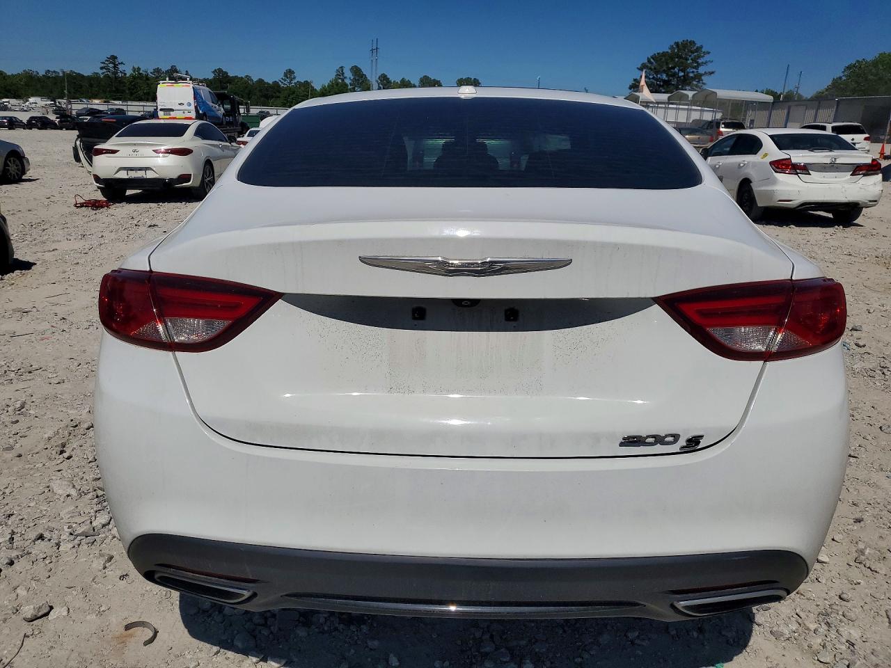 Chrysler 200