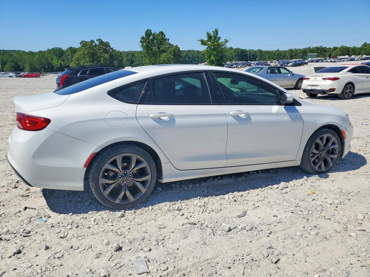 Chrysler 200