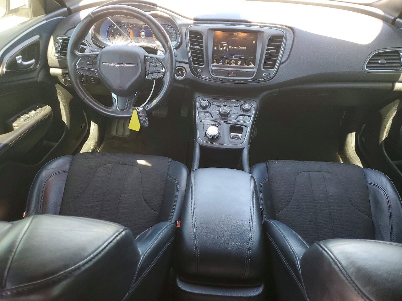 Chrysler 200