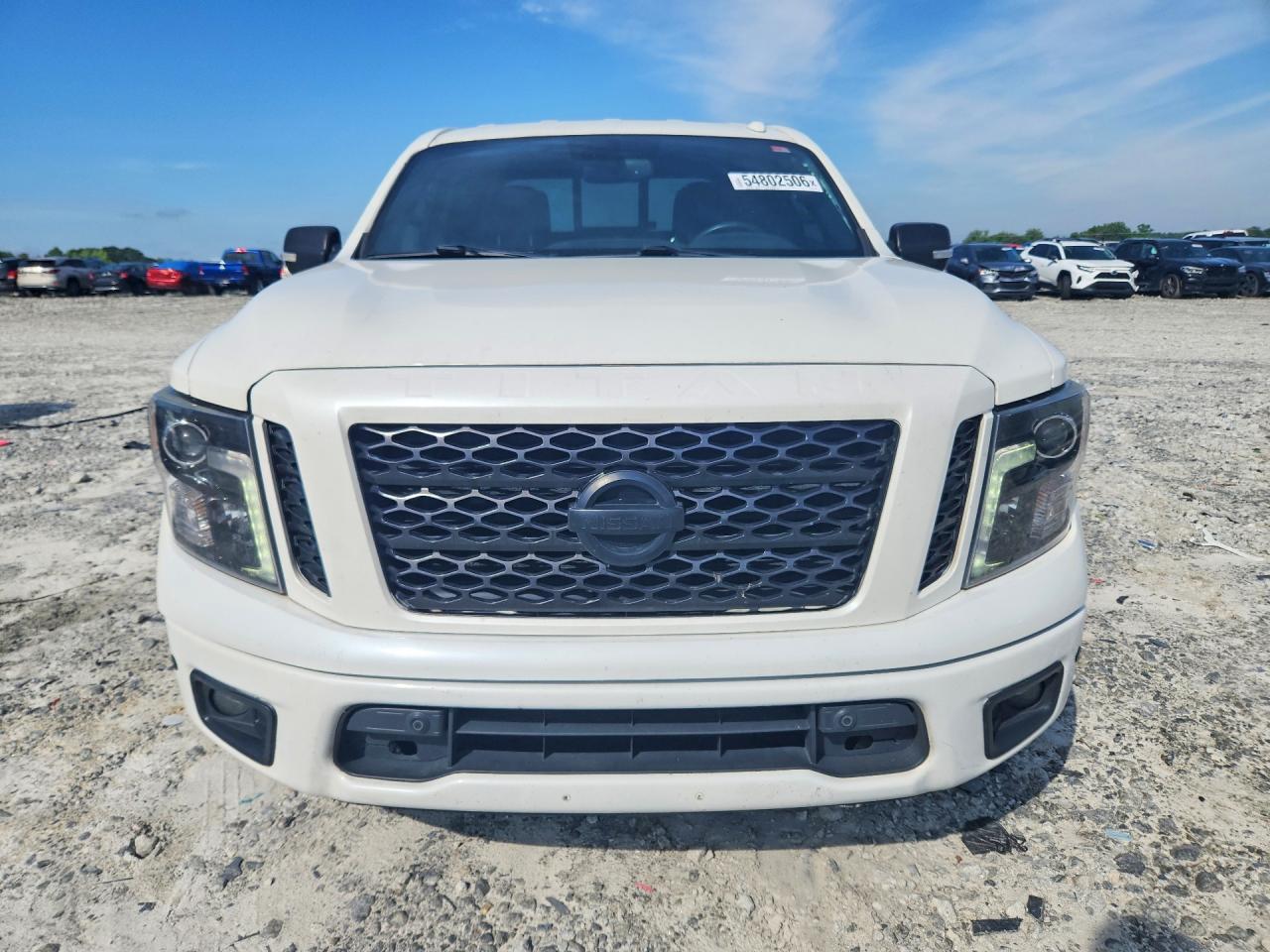 Nissan Titan Sv