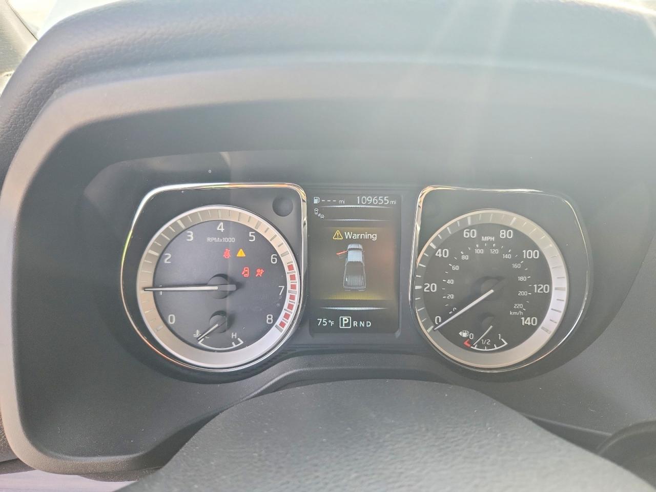 Nissan Titan Sv